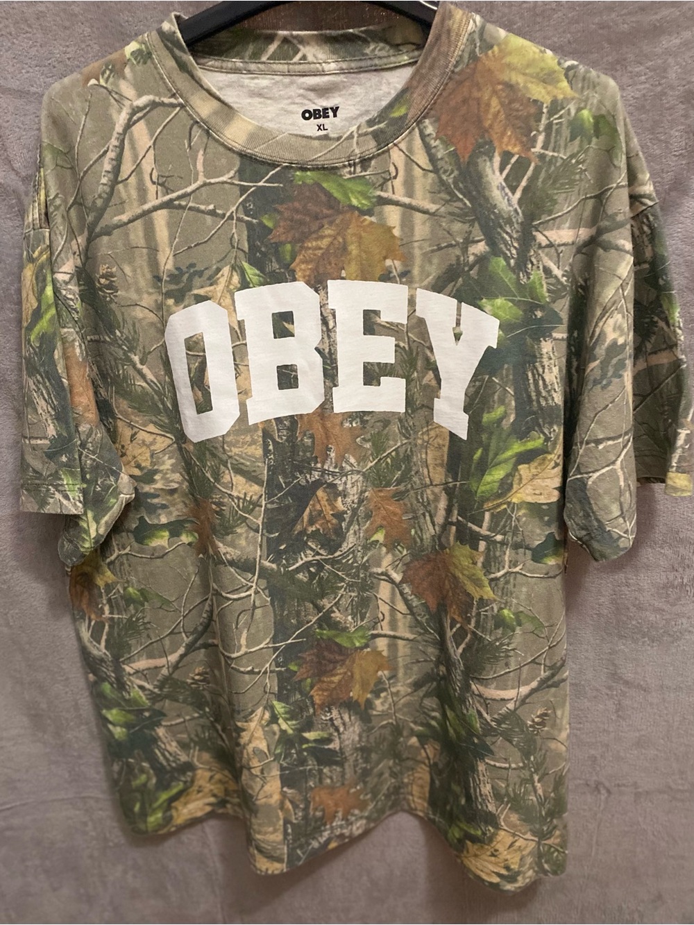 OBEY Leaf Collegiate Camo Graphic T-Shirt Men’s XL Real Tree Distressed Logo